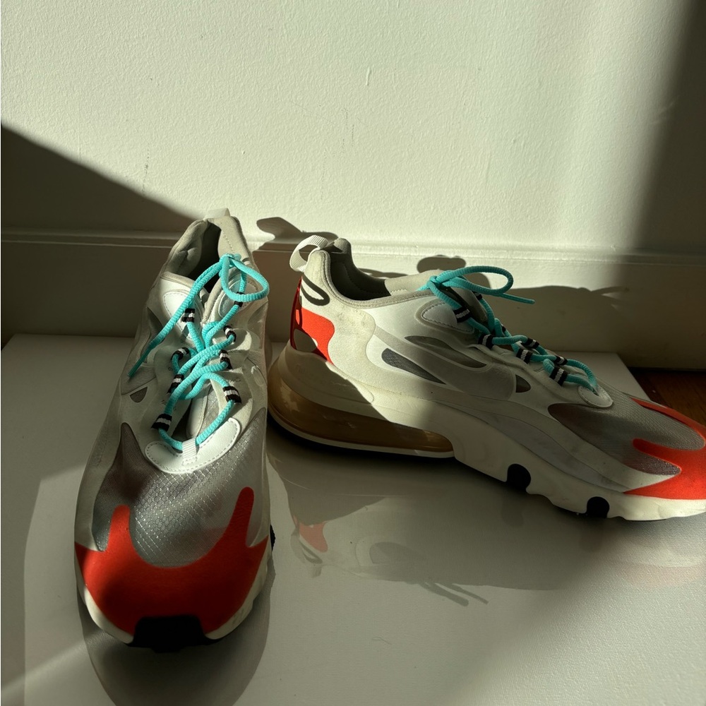 Men’s Nike sneakers